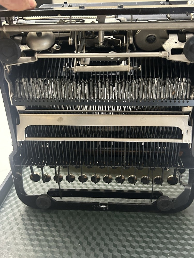 Corona Portable Typewriter Black with Case