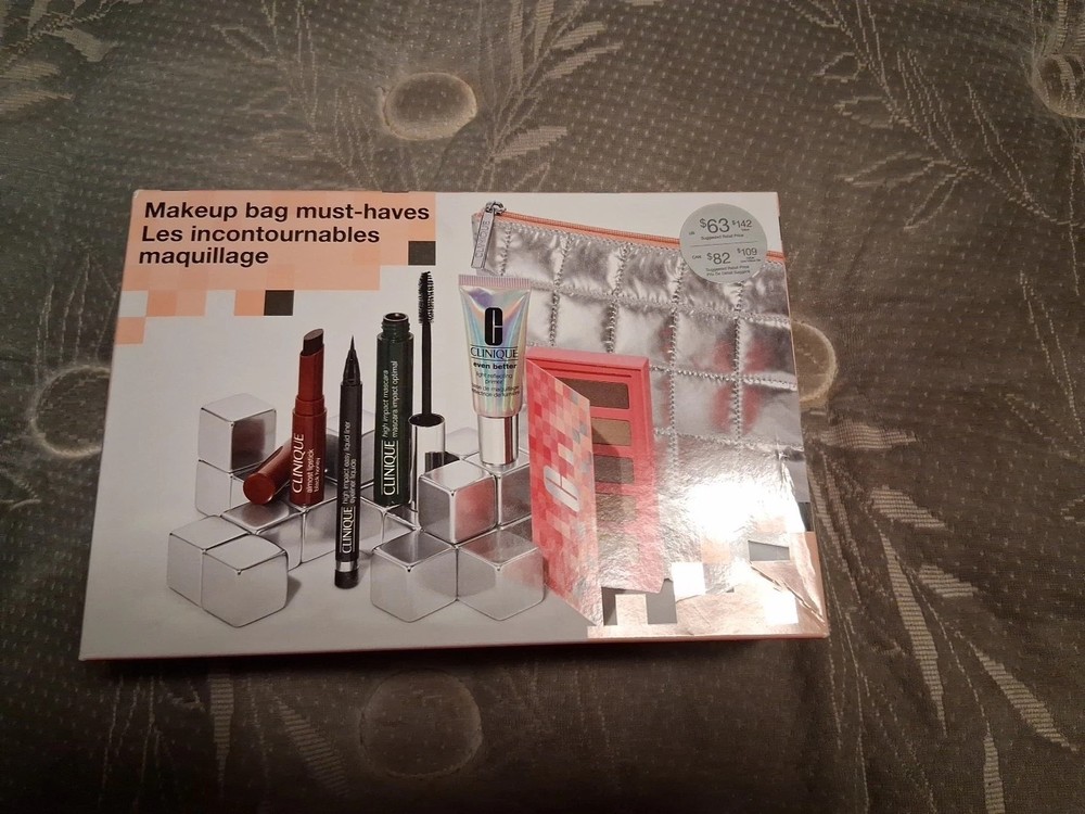 Makeup Bag Must Haves Gift Set