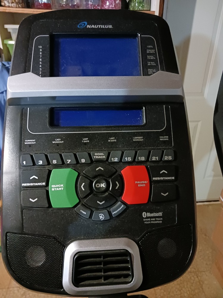 Nautilus - U618 Upright Exercise Bike. Pristine Condition!!