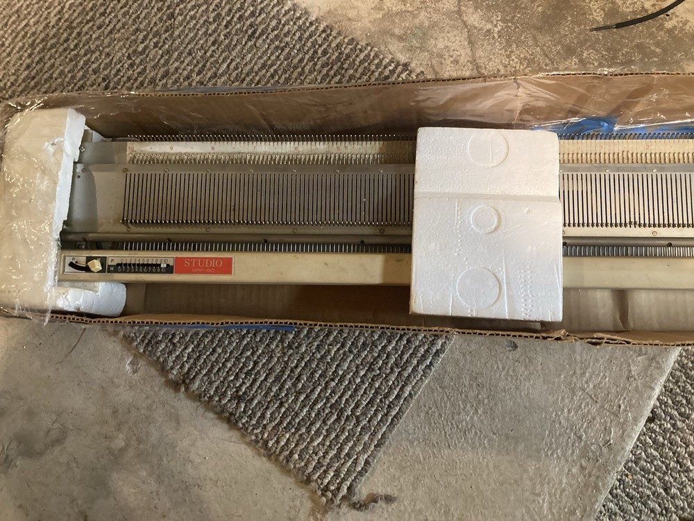 Studio SRP-50 Knitting Machine Ribber