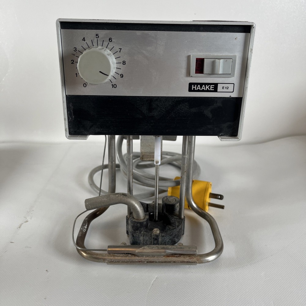 HAAKE  MODEL E12 HEATED WATER BATH CIRCULATOR  IMMERSION  RECIRCULATING