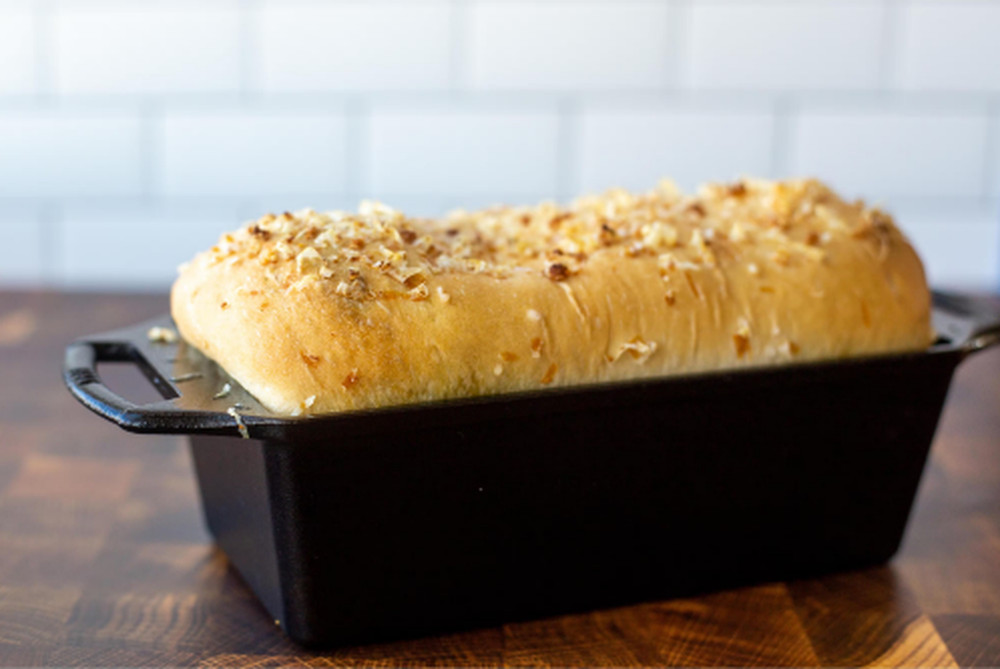 Lodge Cast Iron Bread Loaf Pan Rectangle Bakeware Baking Broiler Durable Black
