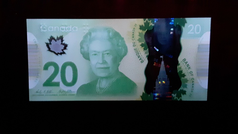 One  NEW  2012 UNC Canadian Polymer $20 Banknote