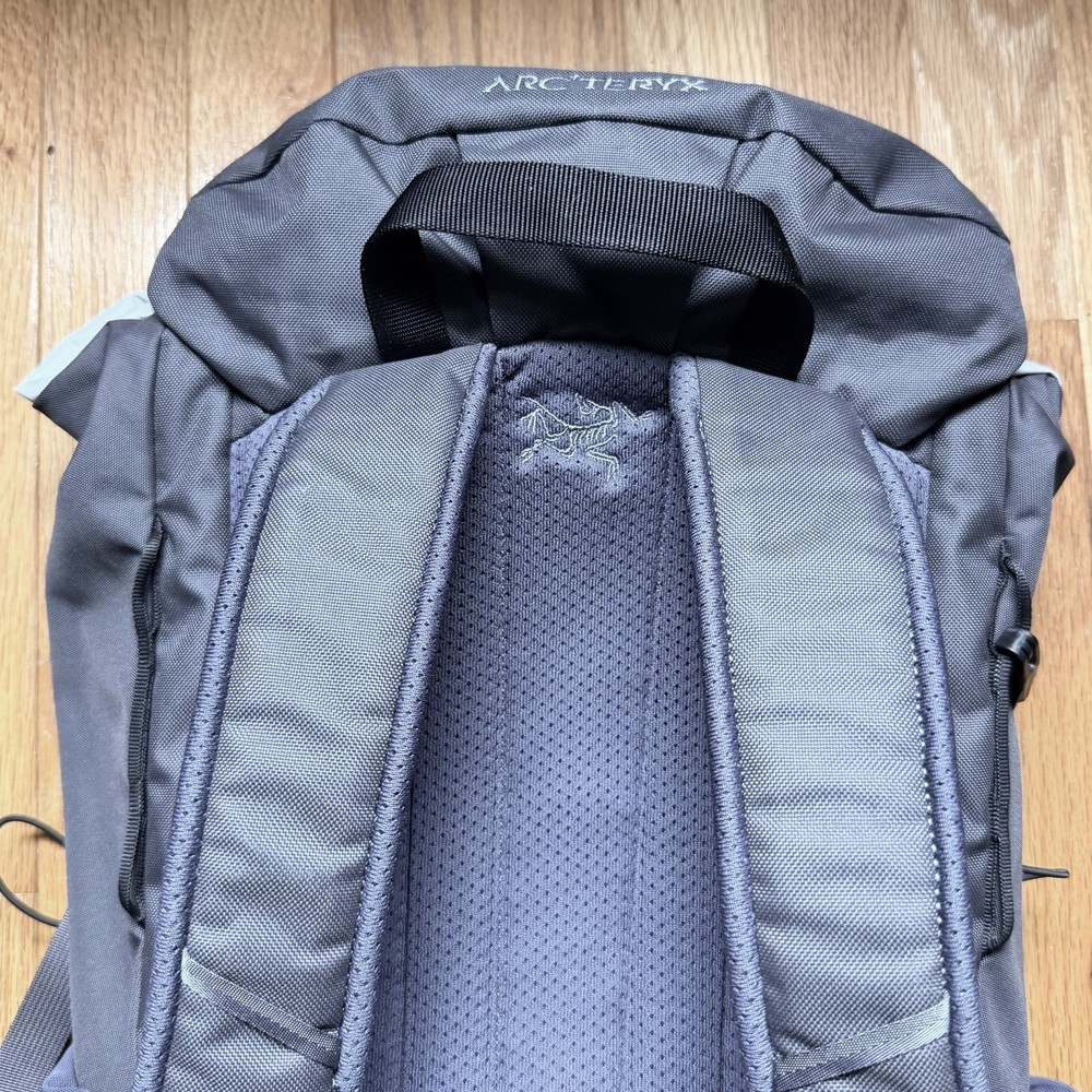 Arc’teryx Mantis 20 Backpack Gray Excellent Condition Lightly Used