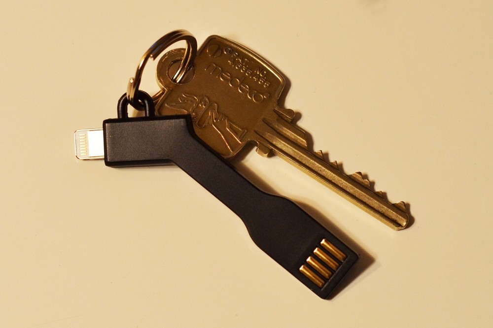iPhone Charge and Sync Cable Keychain