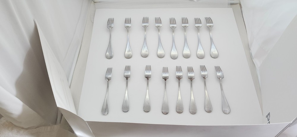 Rare Hampton Silversmiths Montefiore Flatware 5PC Place Sets Glossy Ridge 7 Max