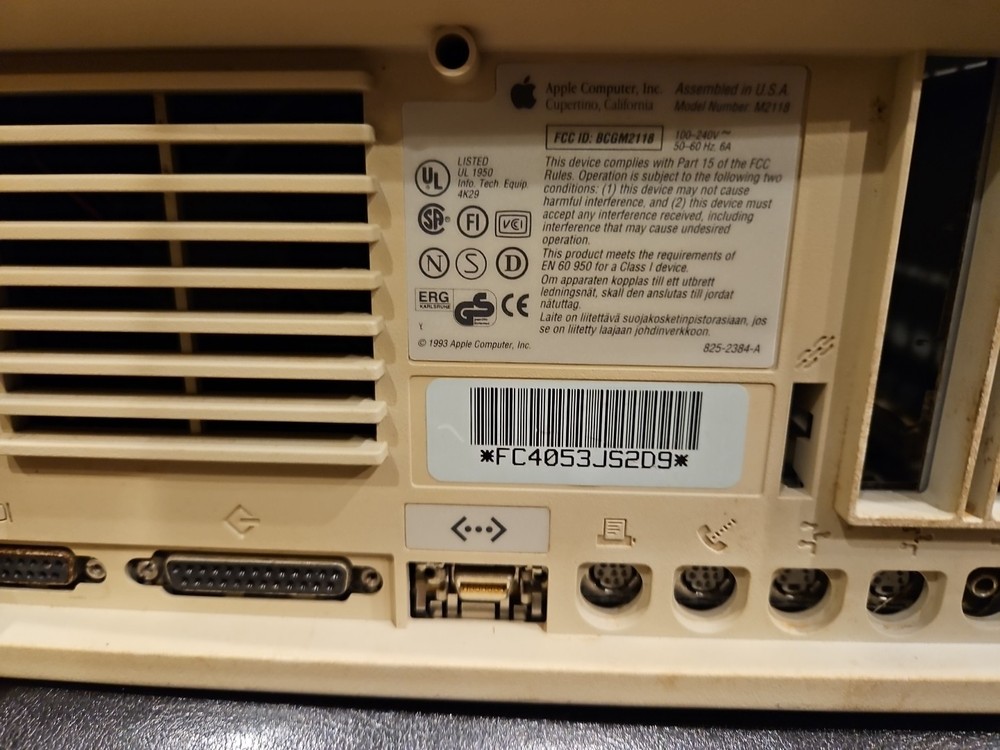 Macintosh Quadra 650 Vintage Apple Computer Powers On NOT Tested