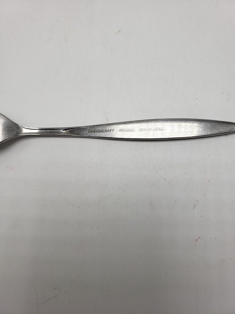 Oneida "Wintersong" Stainless 7 3/8 Inch Fork