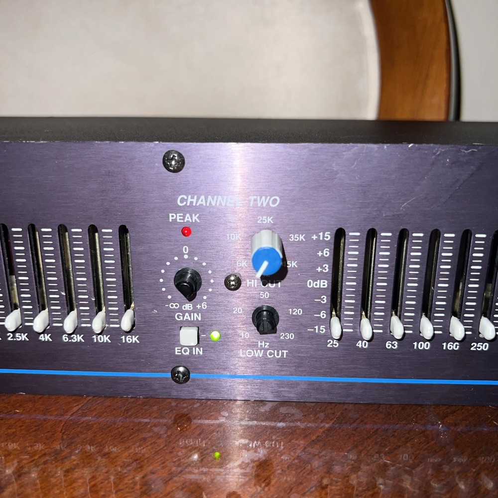 Carvin EQ2015 Stereo 2/3 Octave Graphic Equalizer