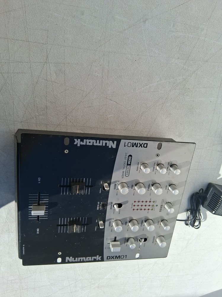 Numark Dxm01 DJ Mixer