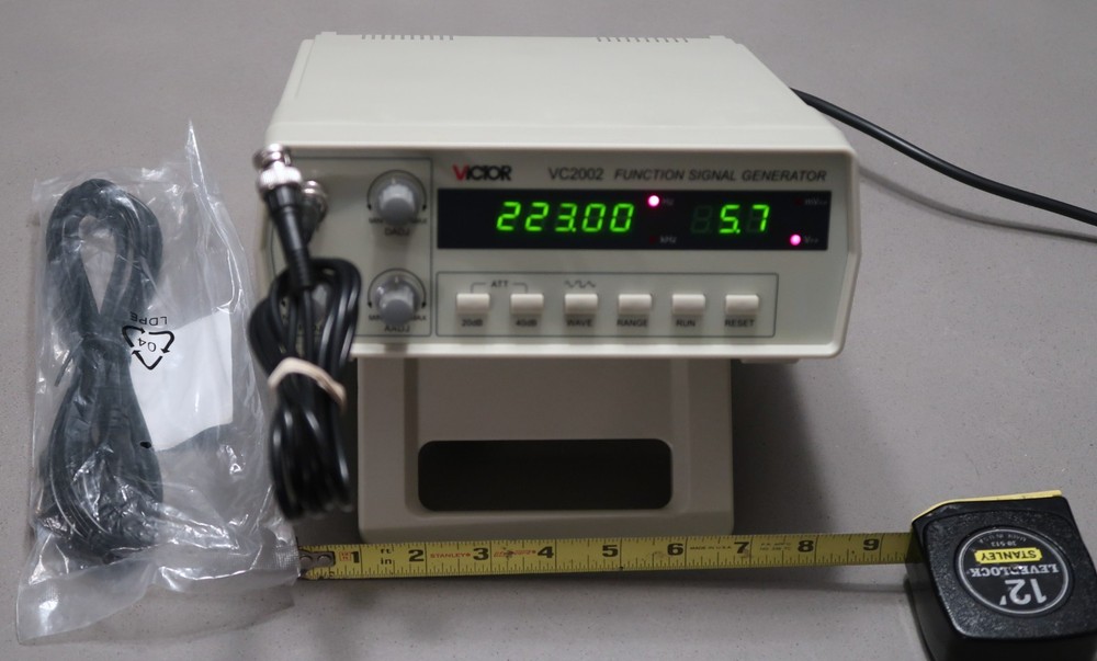 YITENSEN VC2002 Function Signal Generator 8 digit LED display Frequency Voltage
