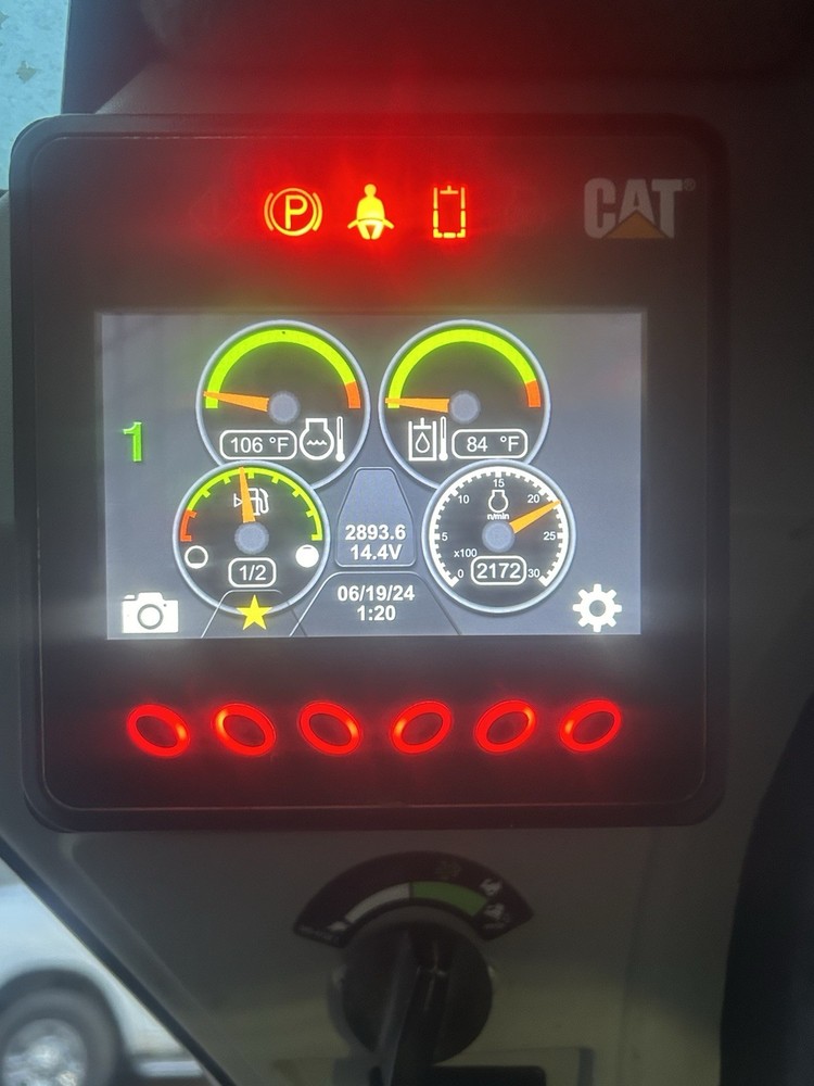 CAT SKID STEER 236D