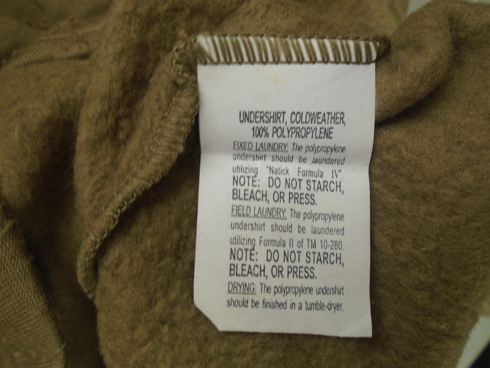 US Military Polypropylene Cold Weather Undershirt Polypro Shirt Medium 295-D