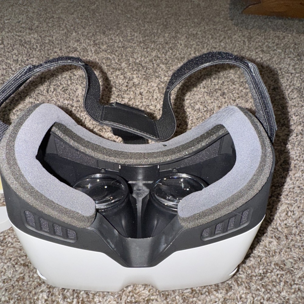 Zeiss VR One Plus Headset Virtual Reality Glasses