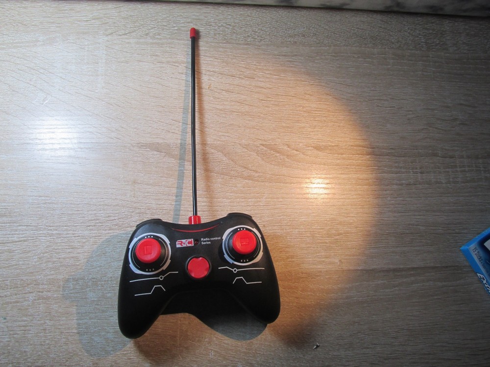 Universal 27MHZ Remote Controller Transmitter for 4 Channels RC Model Utili 1pc