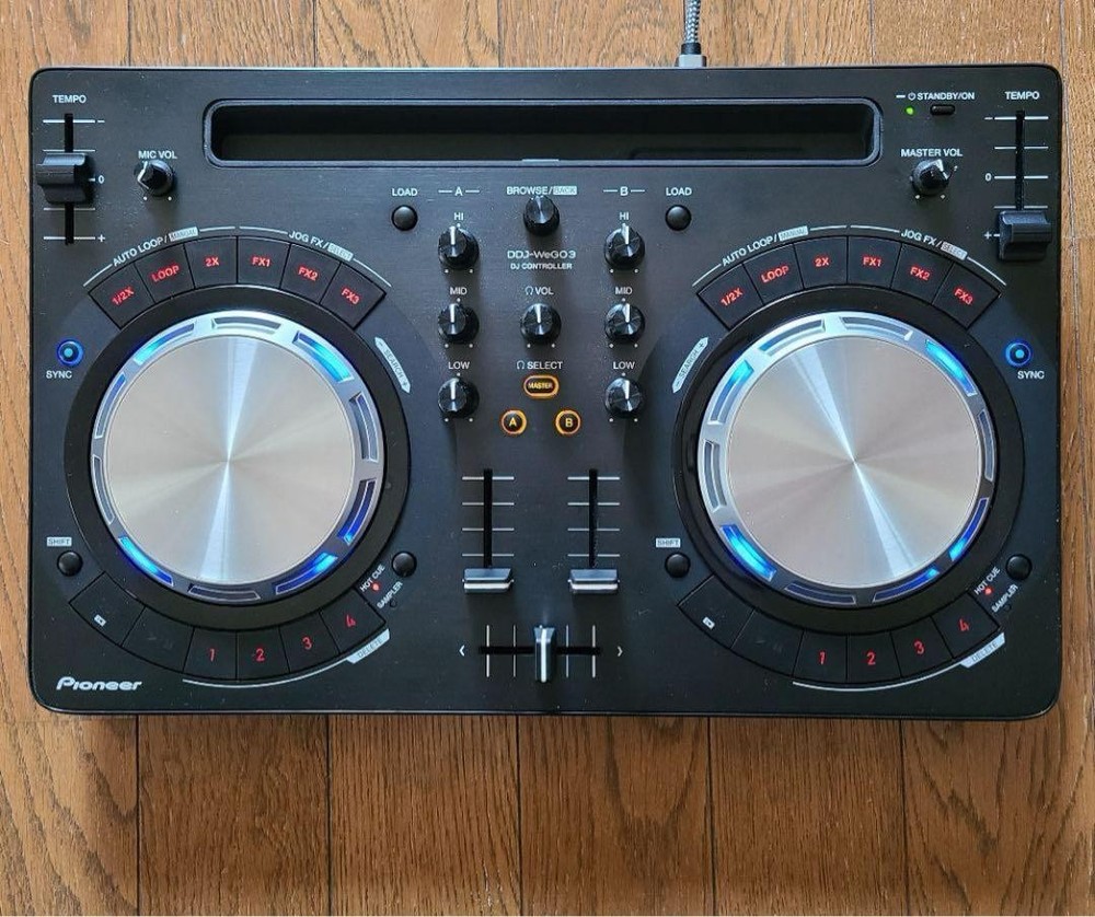 Pioneer DJ DDJ-WeGO3 Compact 2-Channel DJ Controller with USB Type A-B Cord