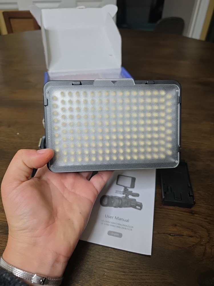 Precision Design Digital Camera Camcorder LED Video Light LE-168A