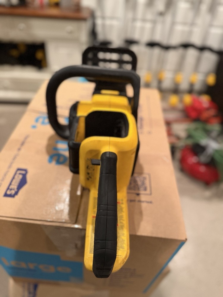 DeWALT FLEXVOLT DCCS670B 60V MAX Cordless Chainsaw (Tool Only)