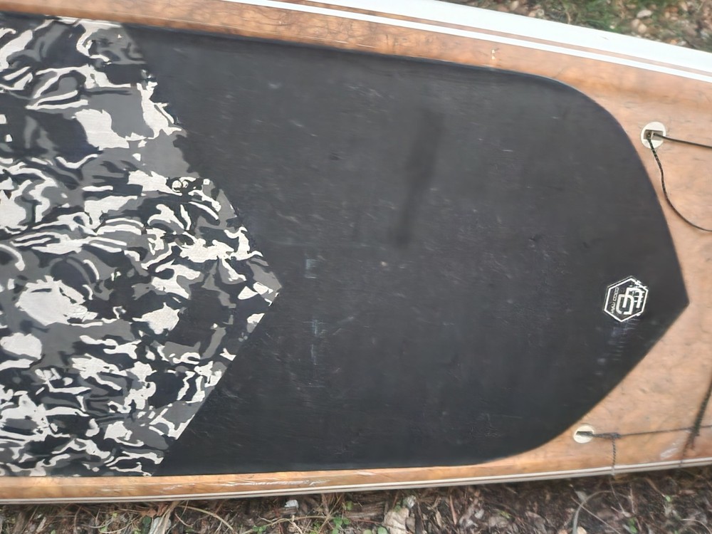 CA surf and paddle stand up paddle board 10'
