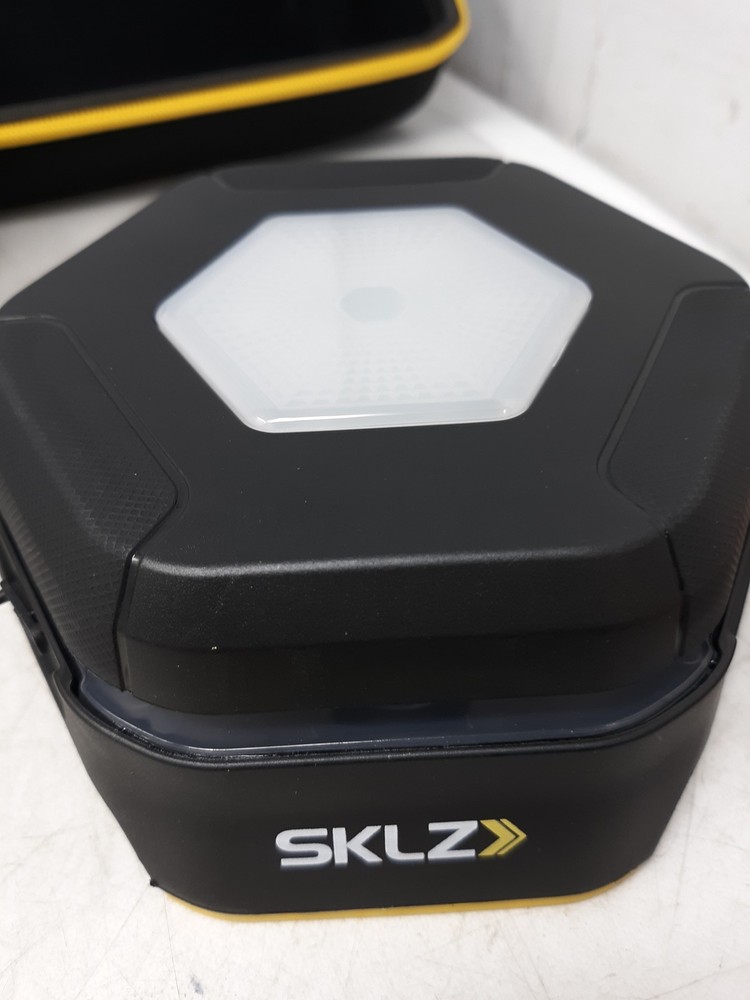 SKLZ Reactive Flash Cognitive Agility Training System 4 Lights w/ Case