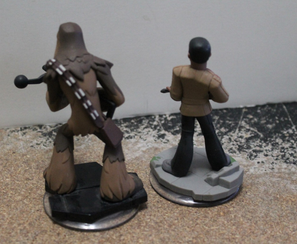 Disney Marvel Infinity 3.0 figures--Chewbacca & Finn