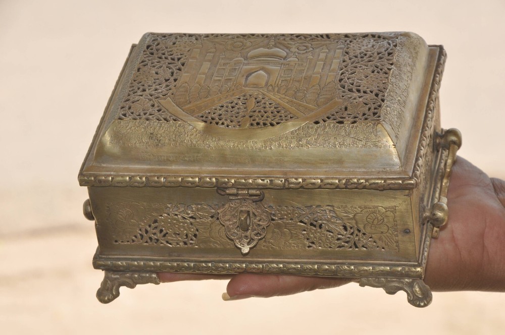 Vintage Jali Cut Engraved Solid Handcrafted 14 Compartment Betel Nut Brass Box