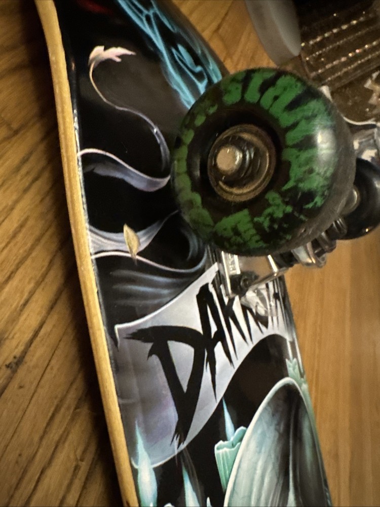 Darkstar Skateboard Complete - Skull (7 3/4") Black EUC