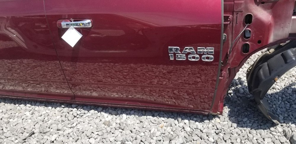 17 DODGE RAM 1500 CREW CAB DOOR ASSEMBLY FRONT RIGHT PASSENGER RED