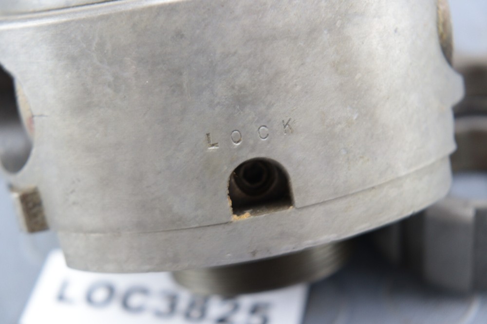 UNIVERSAL ENGINEERING BORING HEAD 4-3/4'' BODY DOUBLE TAPER COLLET LOC3825