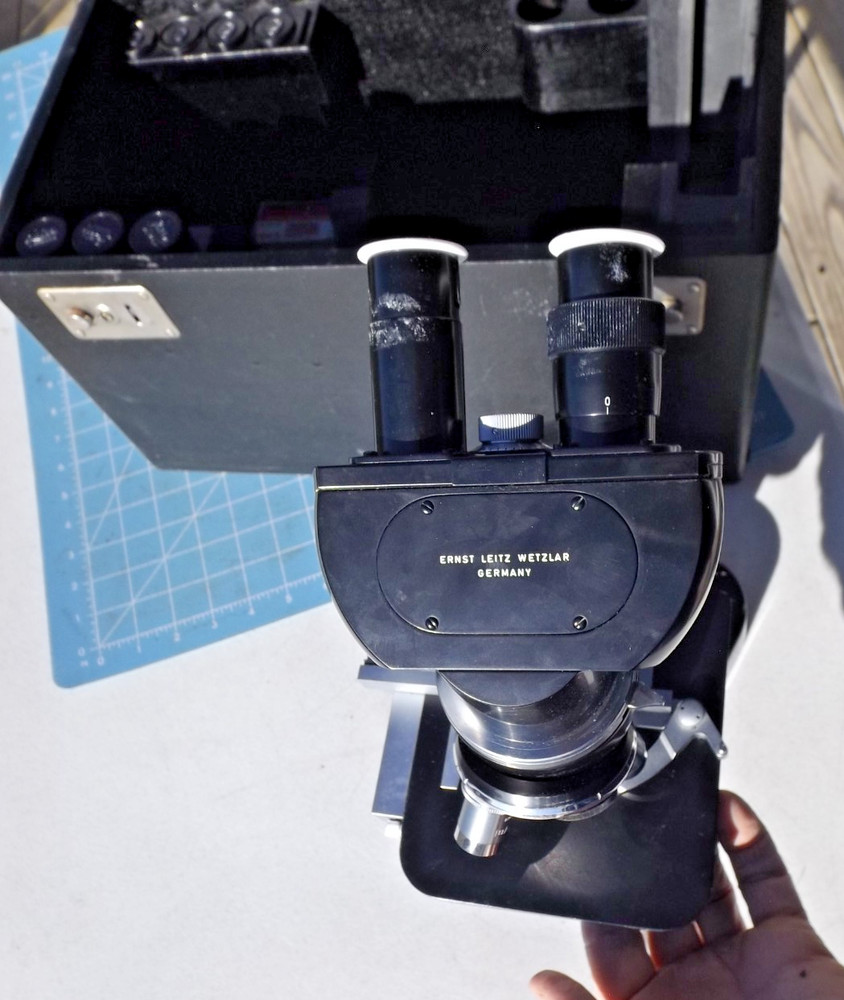 Used Ernst Leitz Wetzlar Microscope w/ case & lens & light