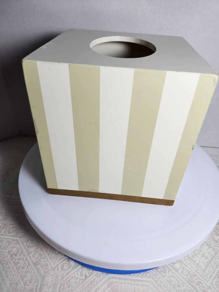 SQUARE TISSUE BOX HOLDER
