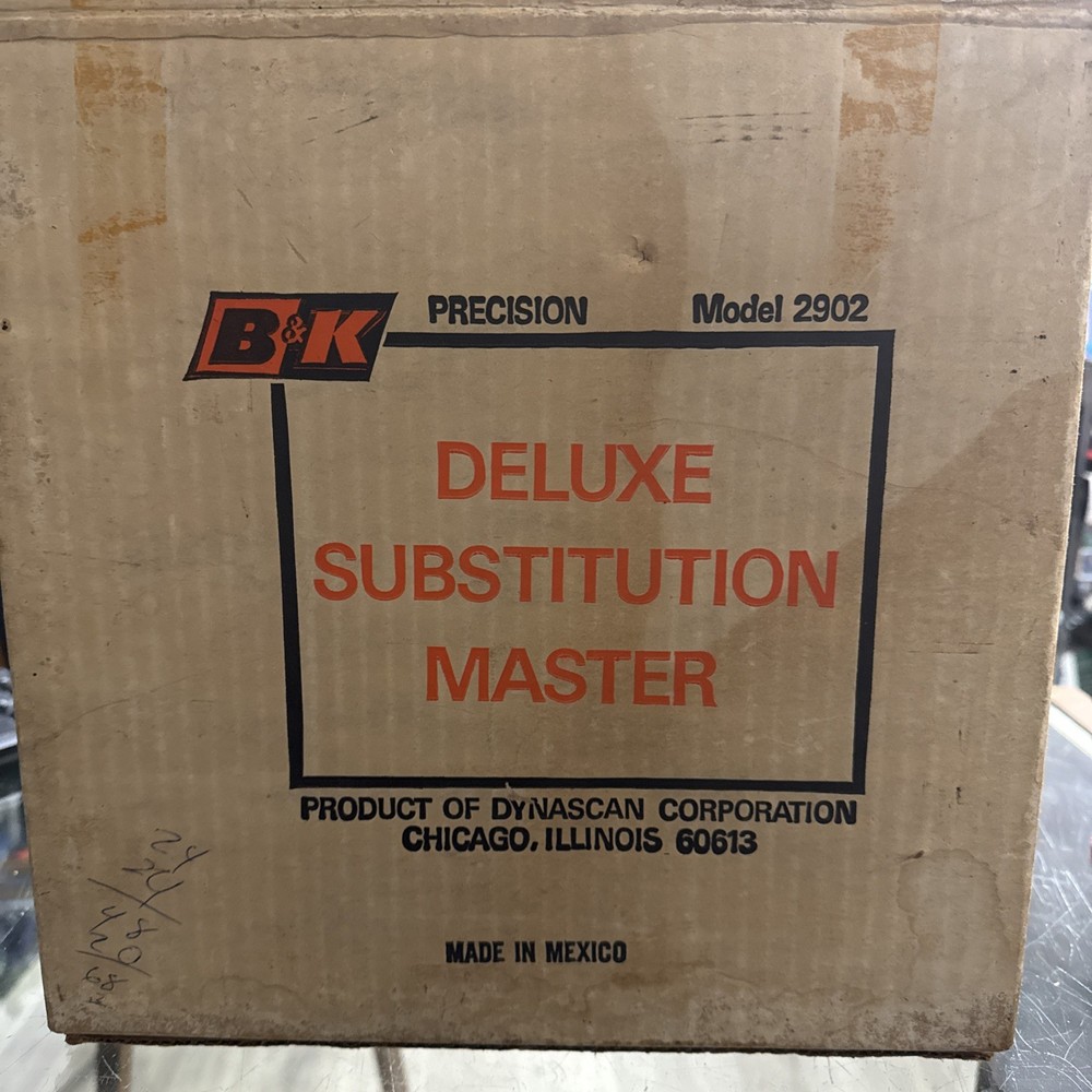 B&K Precision 2902 Resistor & Capacitor Substitution Master -MO7 Original Box