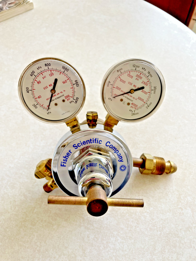 Fischer Scientific Gas Regulator FS-100 (used)