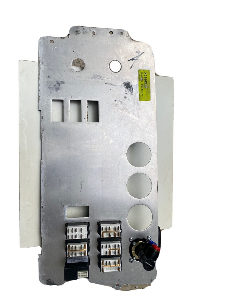 FREIGHTLINER COLUMBIA/CENTURY 120 DASHBOARD SWITCH PANEL