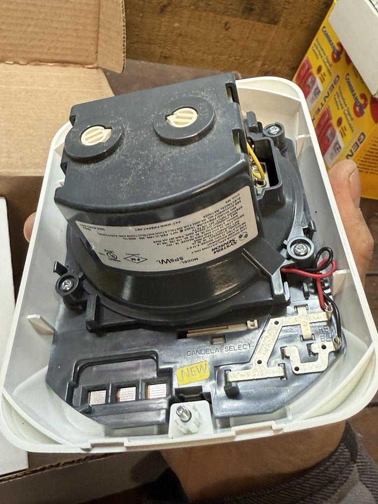 System Sensor SPSWL Wall Mount Speaker Strobe - Clear Lens, White New