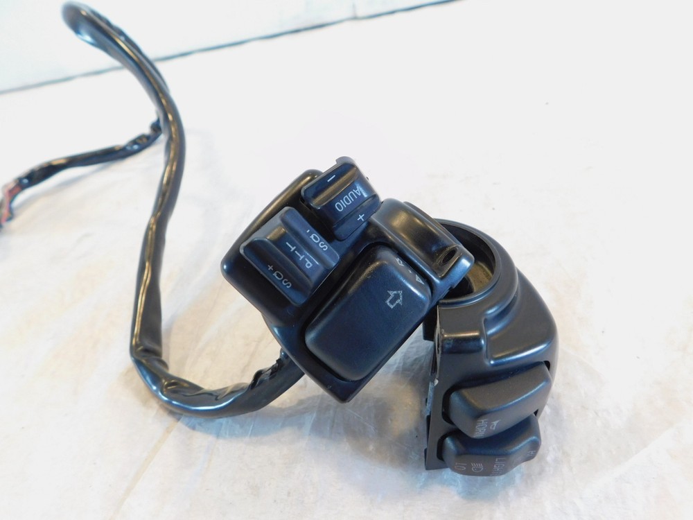 Harley Davidson Electra Glide Ultra Classic Left Handlebar Speaker Volume Switch