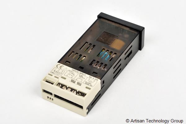 OMEGA CN4322TRR1-R2 Controller