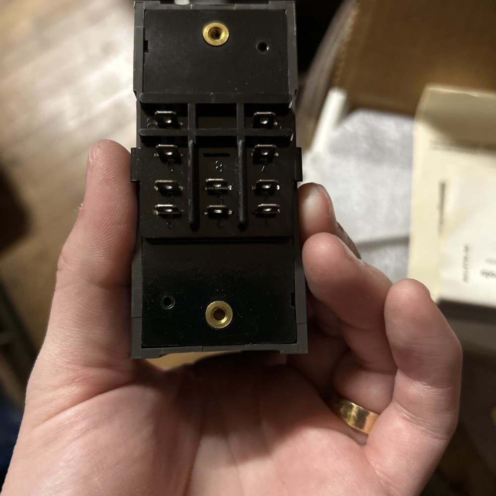 NOS Eagle Signals DZ100A3 Miniflex Solid State Counter