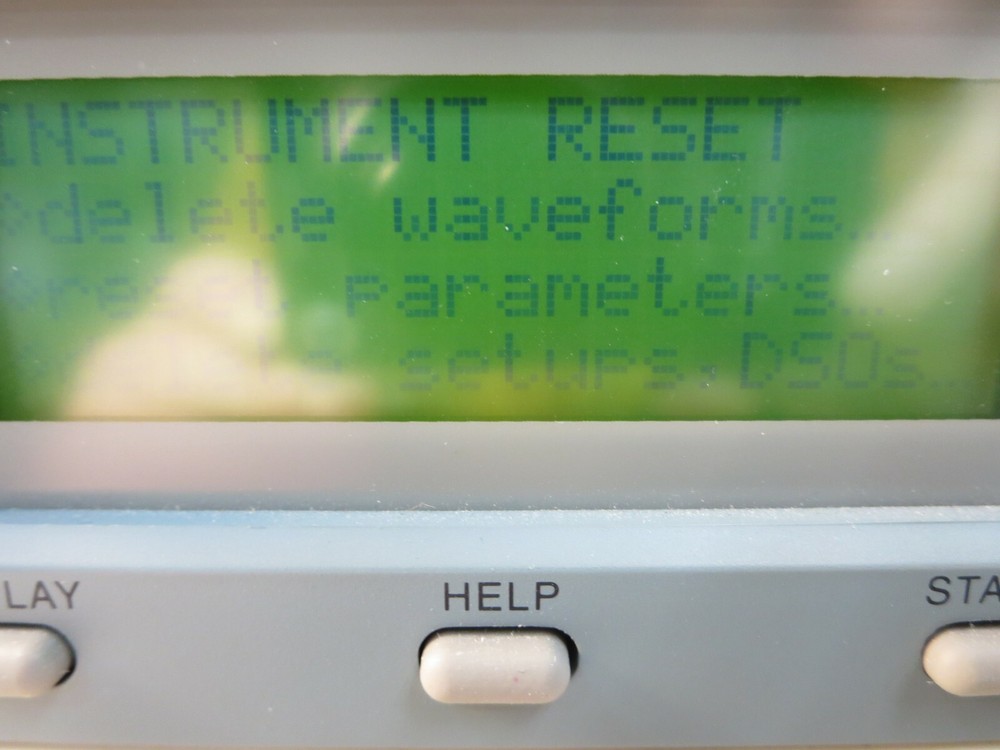 Wavetek,Mod: 395,100 MHZ Synthesized Arbitrary Waveform Generator,Unit Powers On