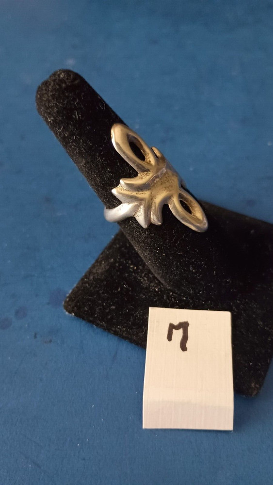 Vintage Native American Sterling Ring size 7