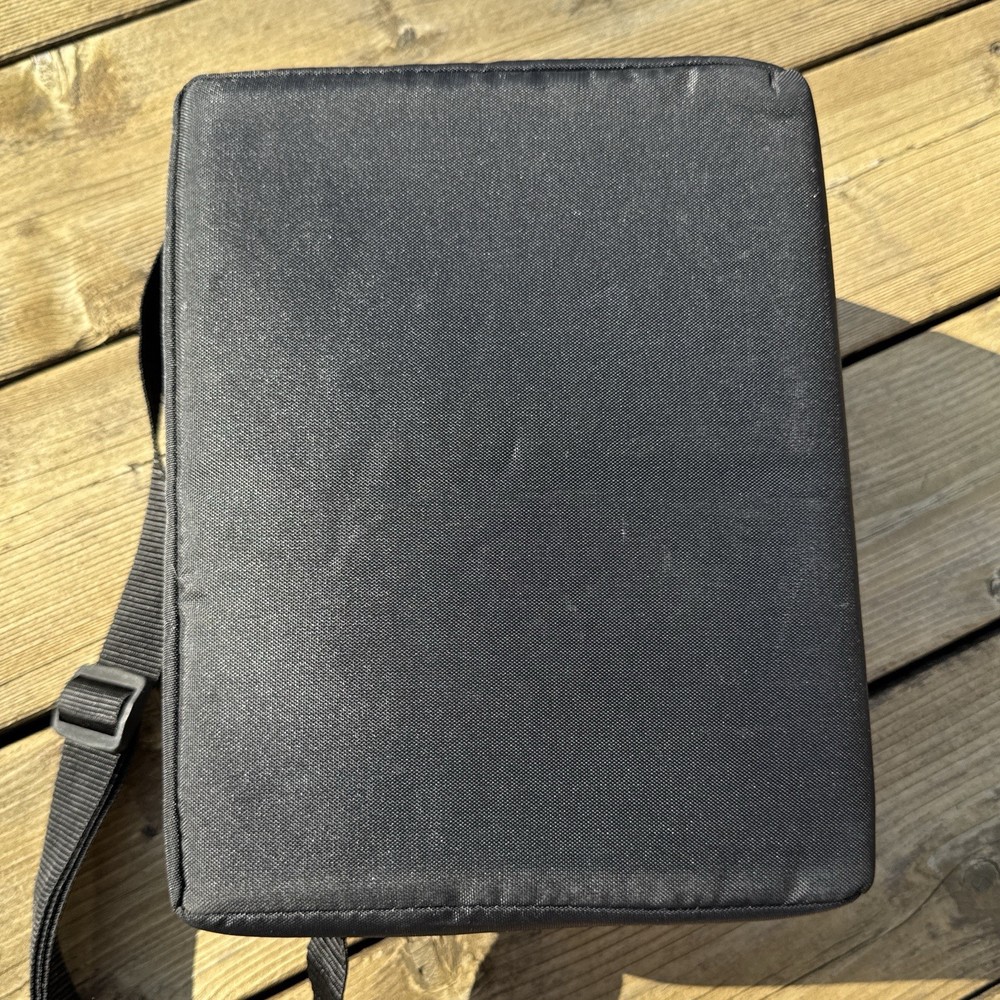 Case Logic CD Black Storage Carrying Case Bag 30 CDs With Strap