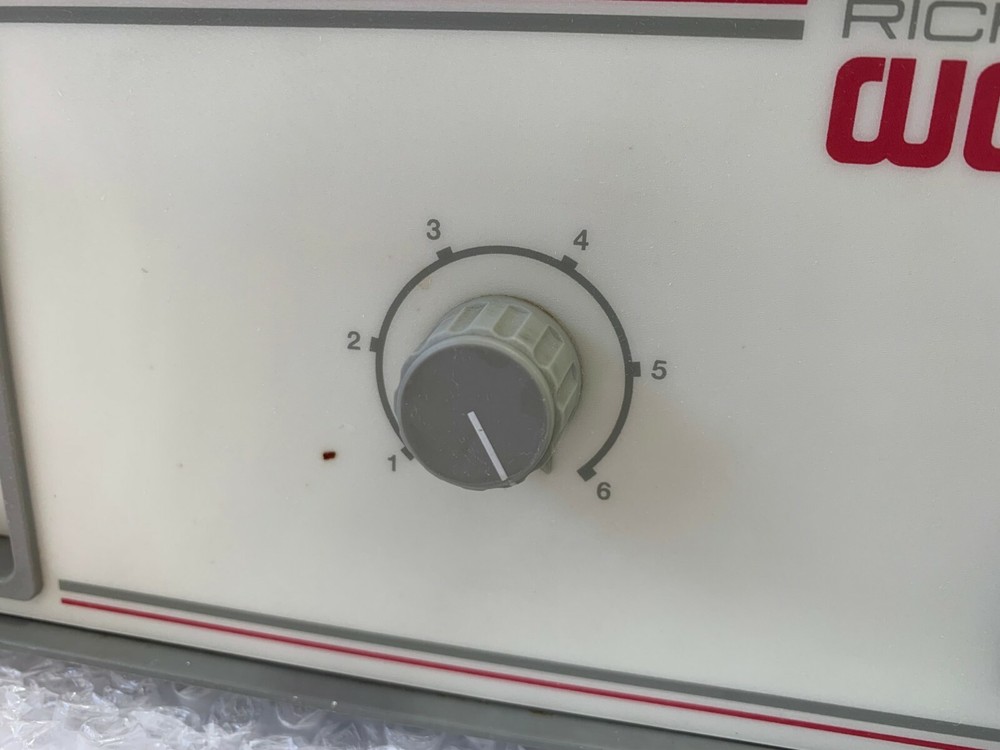 Richard Wolf 4200 LP Light Source For Endoscope Used 4200.001