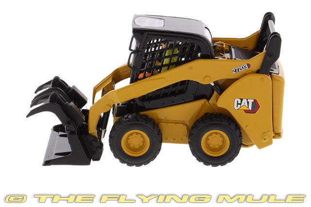 Diecast Masters 1:32 272D3 Skid Steer Loader