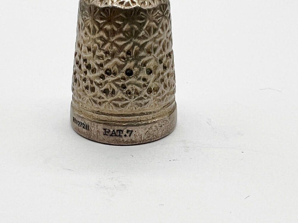 ANTIQUE EARLY CHARLES HORNER DORCAS SEWING THIMBLE