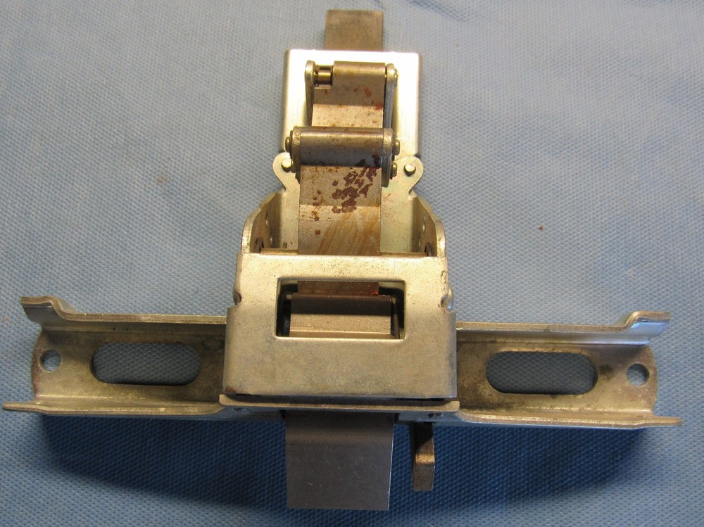 Yale 2100F 30 Inch with Latch Exit Device