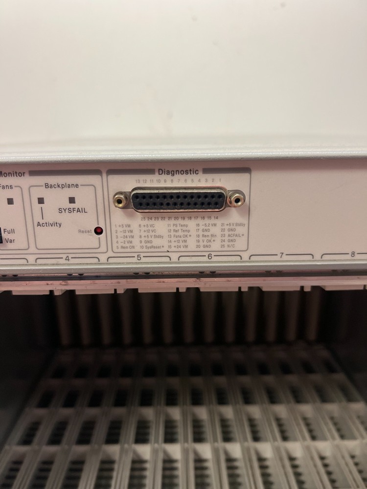 HP E8403A VXI Mainframe 13-Slot