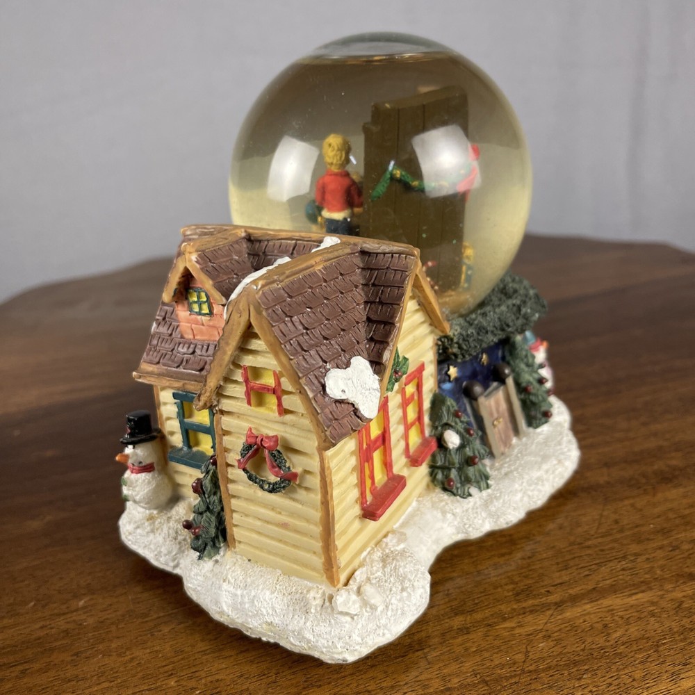 Snow Globe Santa’s Workshop Scene Music 6”