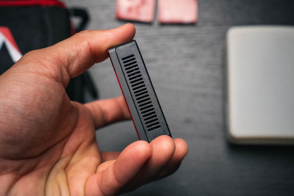 Aputure MC RGBWW Mini LED Light