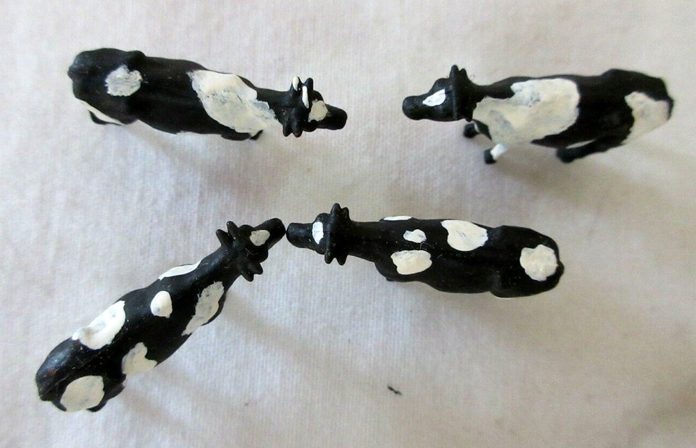 HO SCALE 4 CUSTOM PAINTED HOLSEIN COWS