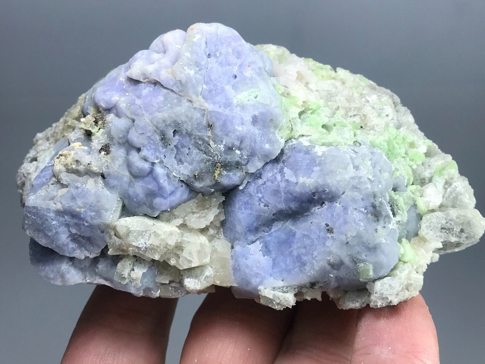 510 GM Fluorescent,Phosphorescent Hackmanite on matrix Sar e Sang Afghanistan